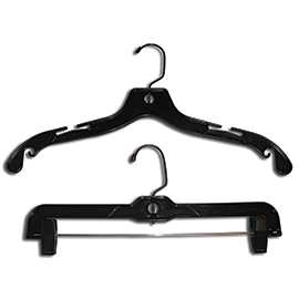 https://www.barrdisplay.com/media/catalog/category/black-plastic-clothing-hangers.png